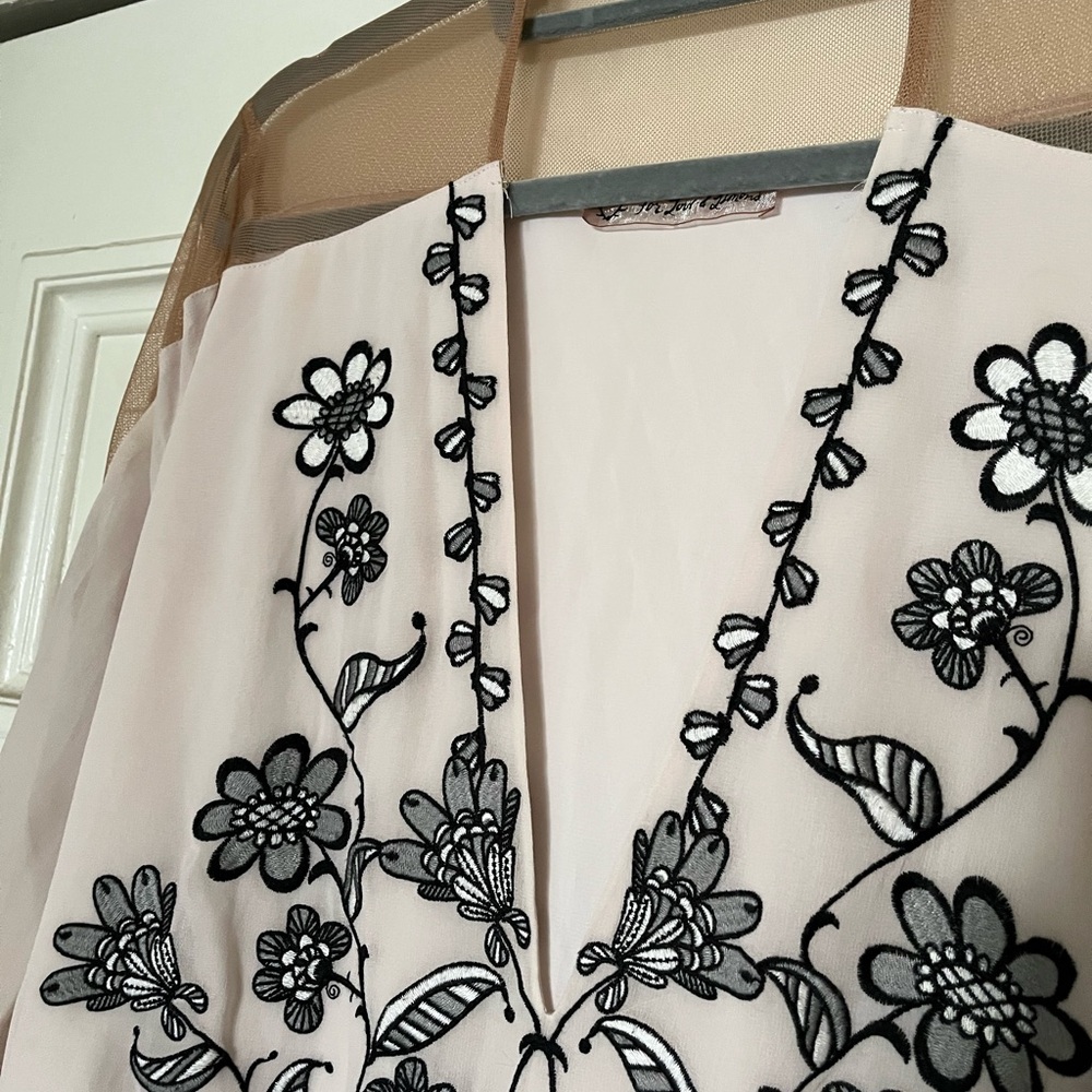 Elegant Floral Embroidered Maxi Dress - Black and Cream